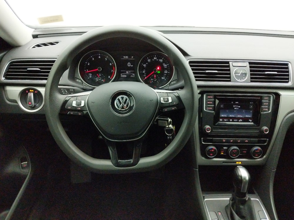 2016 Volkswagen Passat - Driver Dash