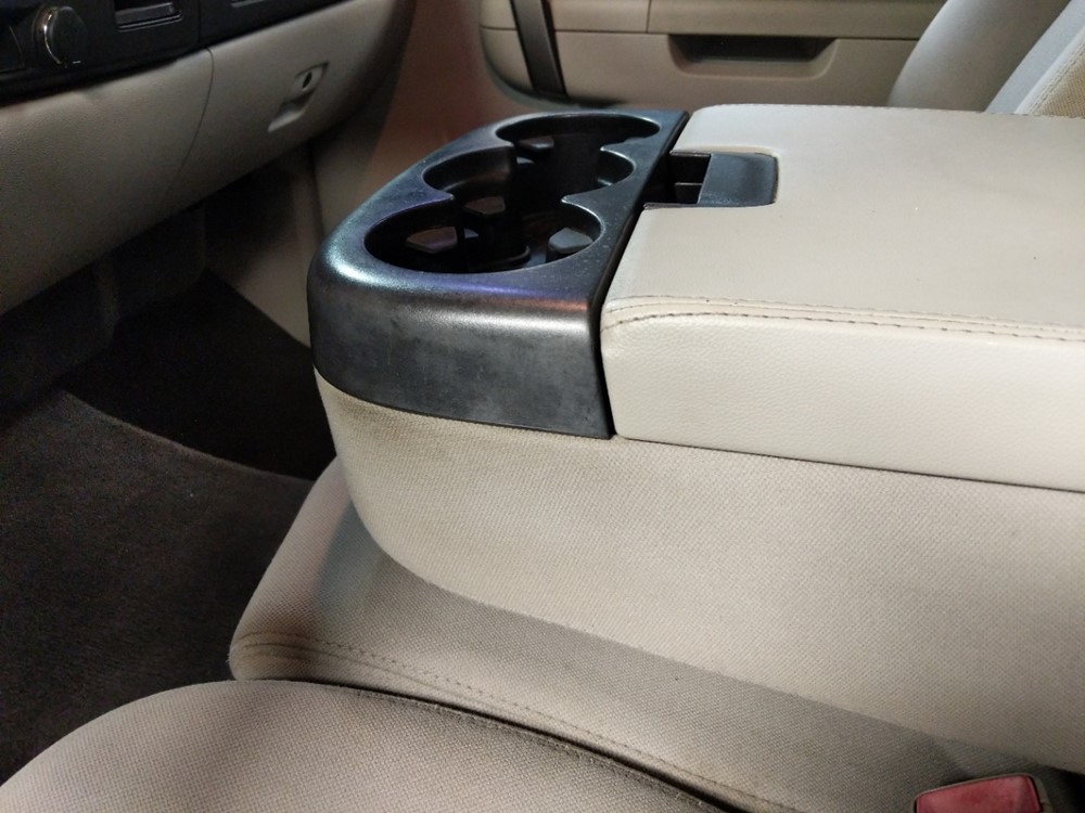 2011 Chevrolet Silverado 1500 - Center Console/Cup Holders
