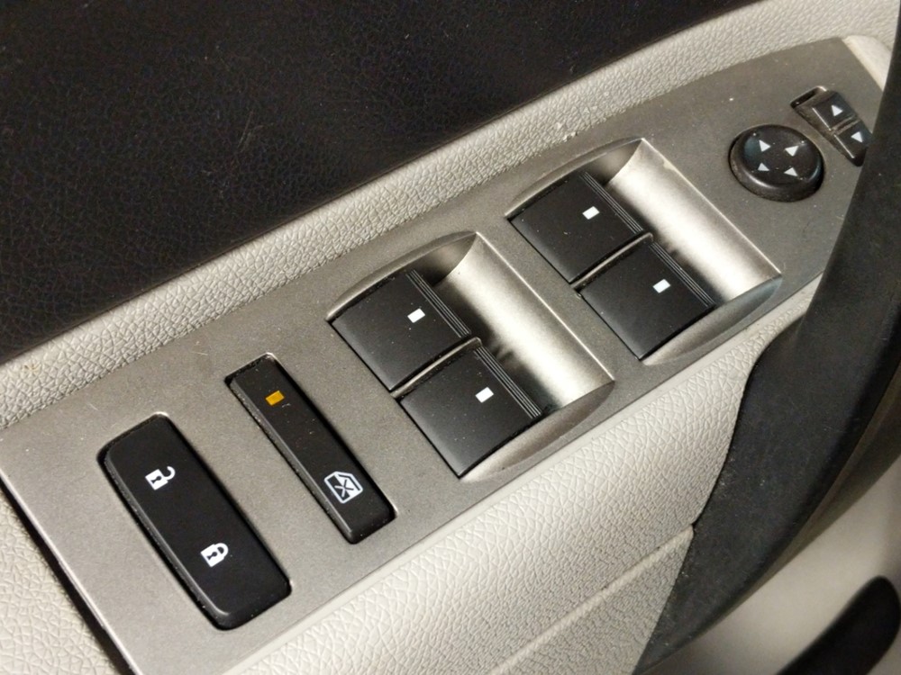 2011 Chevrolet Silverado 1500 - Driver Power Windows/Lock Control