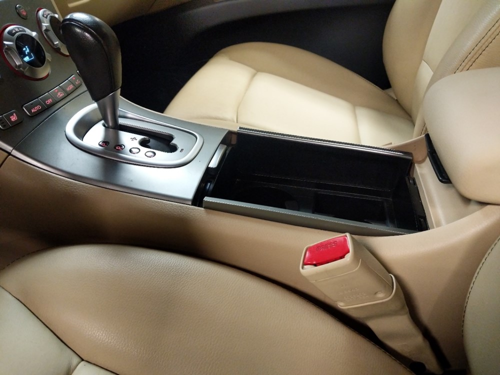 2011 Subaru Tribeca - Center Console/Cup Holders
