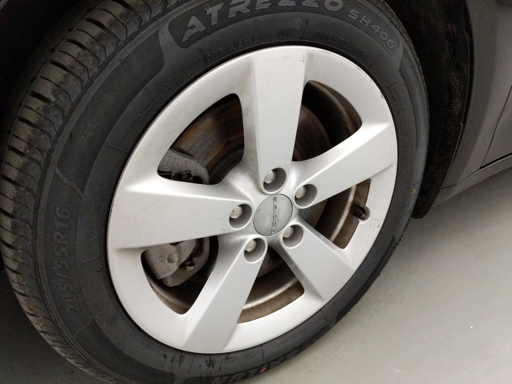 2016 Dodge Dart - Wheel
