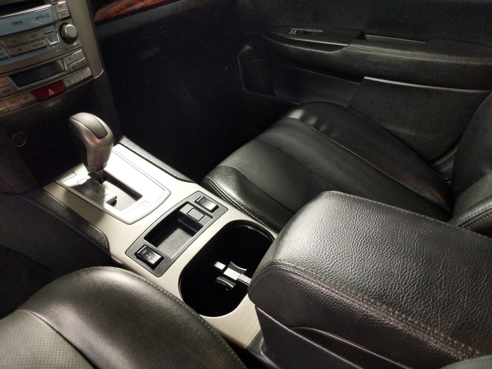 2010 Subaru Outback - Center Console/Cup Holders