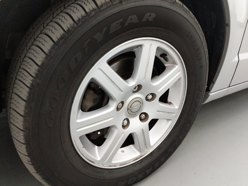 2011 Chrysler Town and Country - Wheel