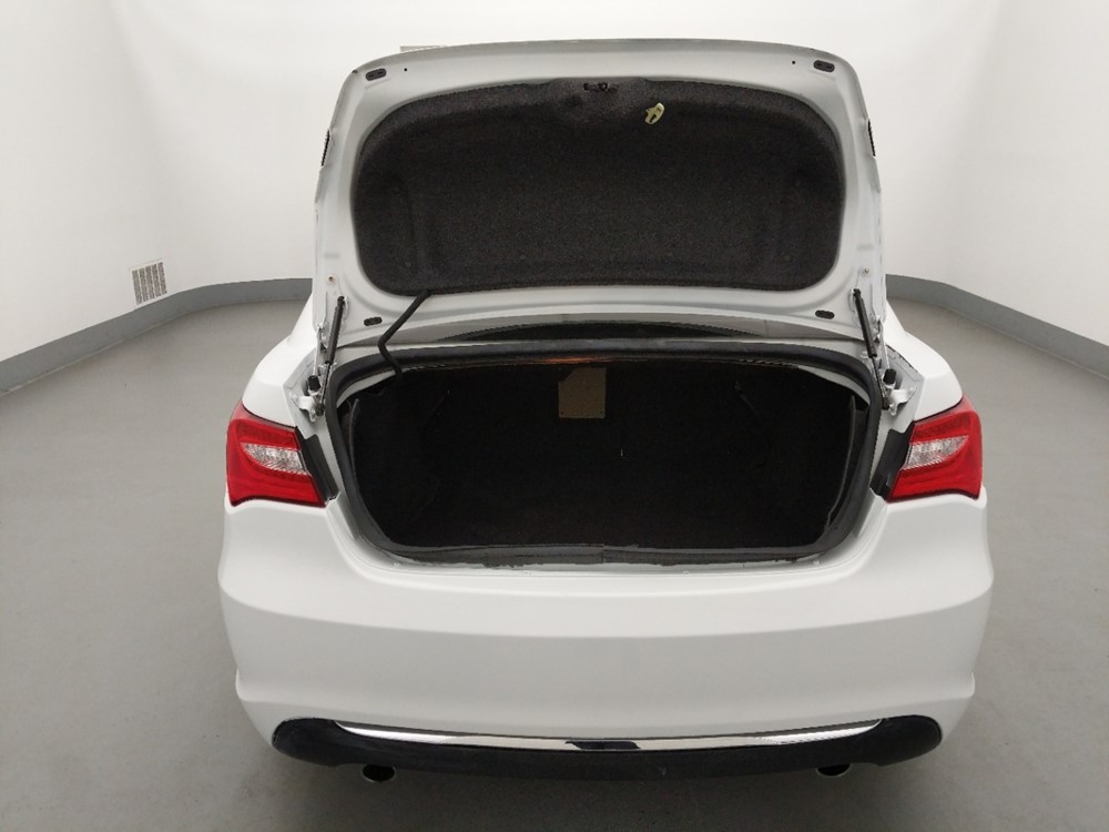 2011 Chrysler 200 - Trunk