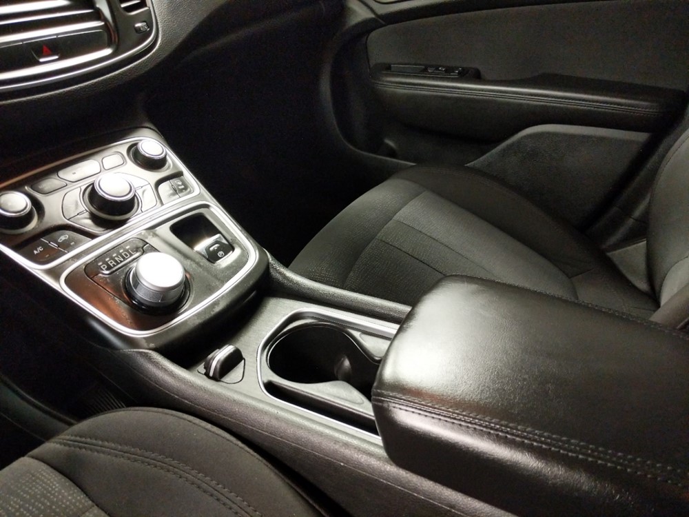 2015 Chrysler 200 - Center Console/Cup Holders