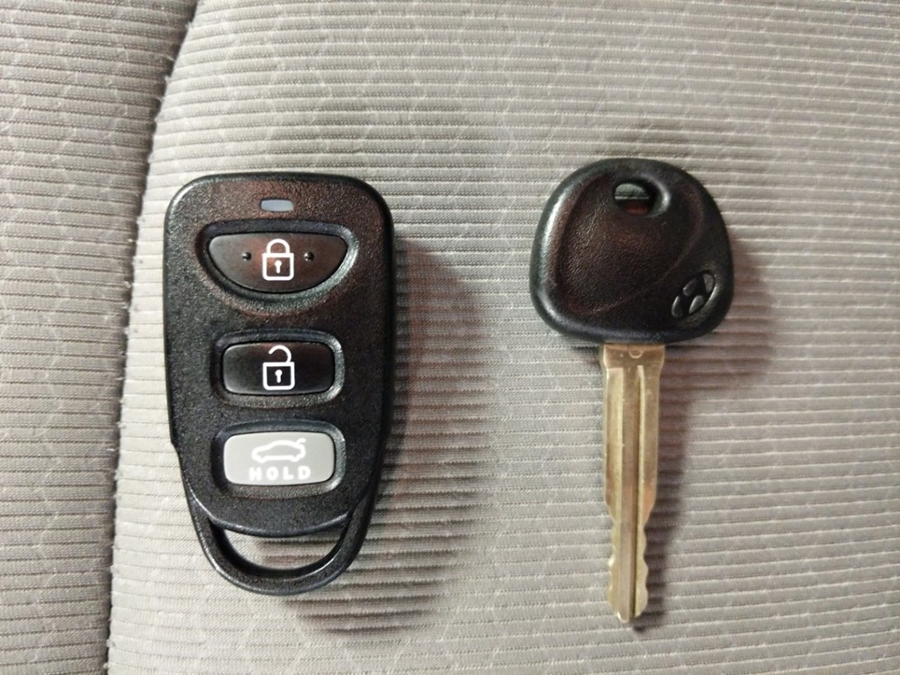 2017 Hyundai Elantra - Keys