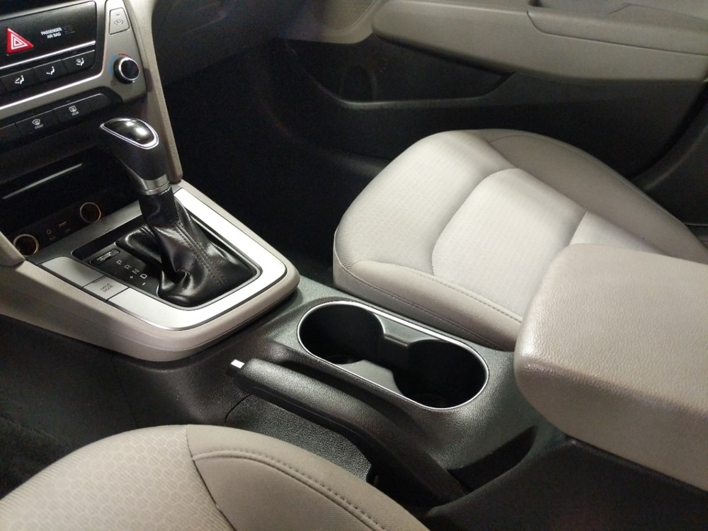 2017 Hyundai Elantra - Center Console/Cup Holders