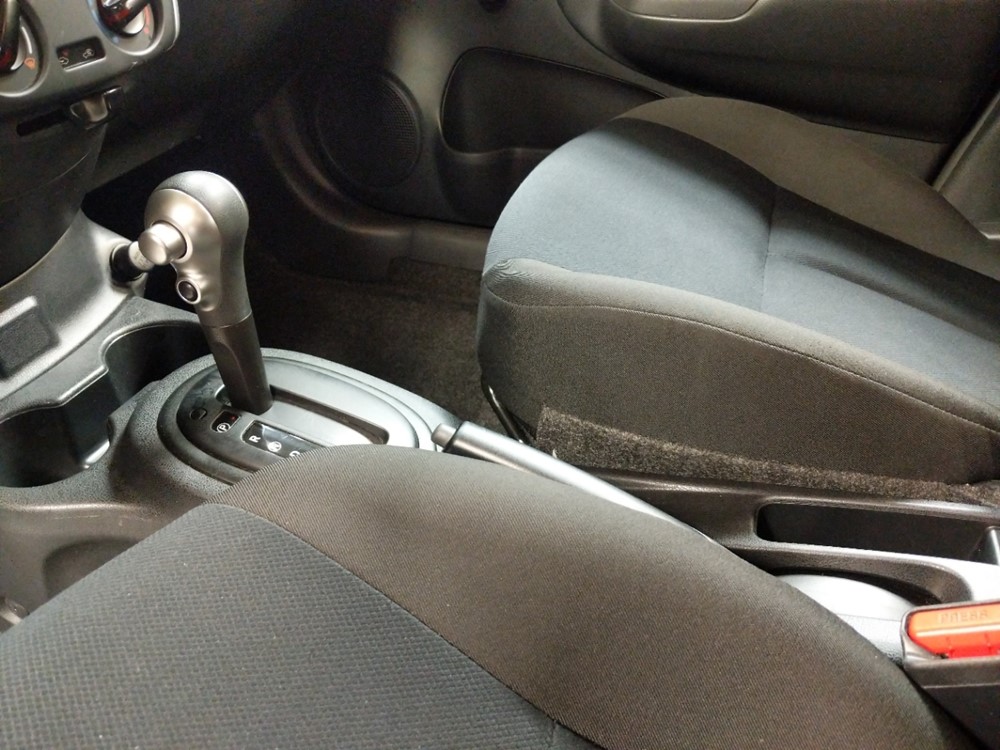 2017 Nissan Versa - Center Console/Cup Holders
