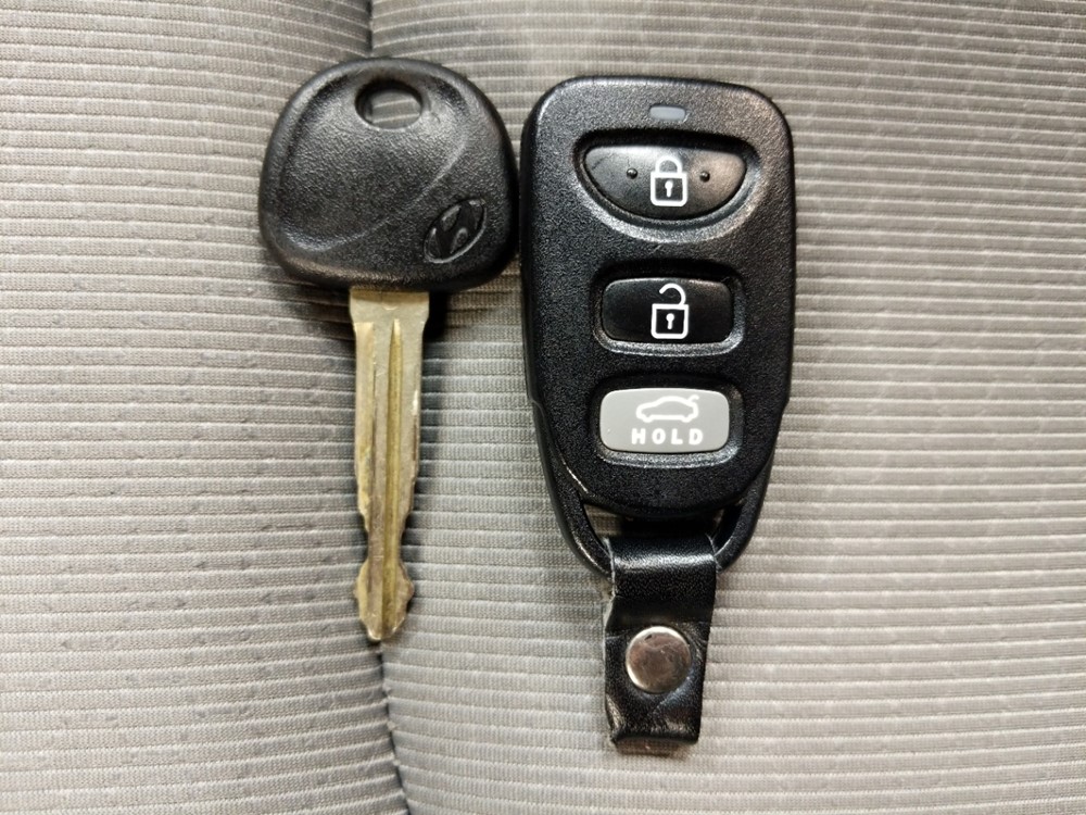 2017 Hyundai Elantra - Keys