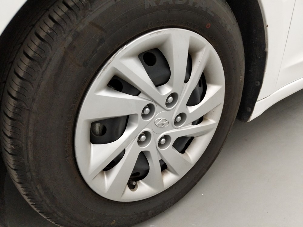 2017 Hyundai Elantra - Wheel