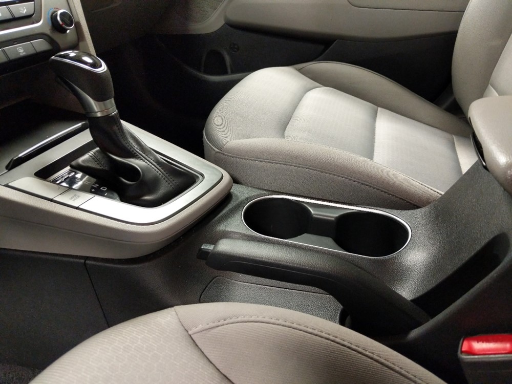 2017 Hyundai Elantra - Center Console/Cup Holders