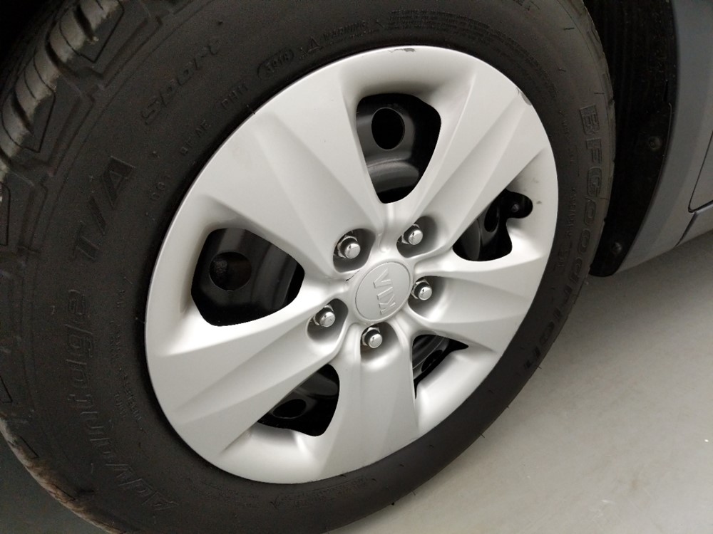 2016 Kia Forte - Wheel