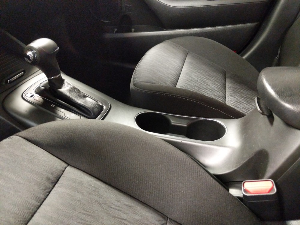 2016 Kia Forte - Center Console/Cup Holders