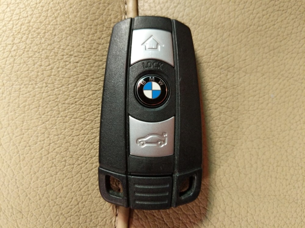 2011 BMW 328i - Keys