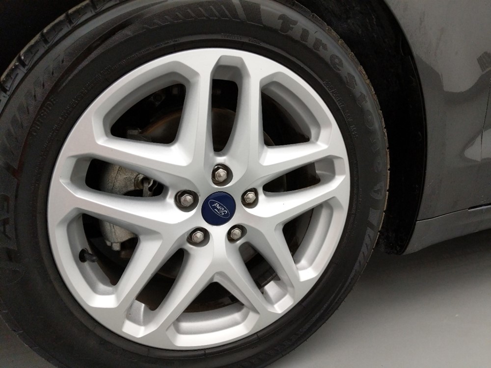 2016 Ford Fusion - Wheel