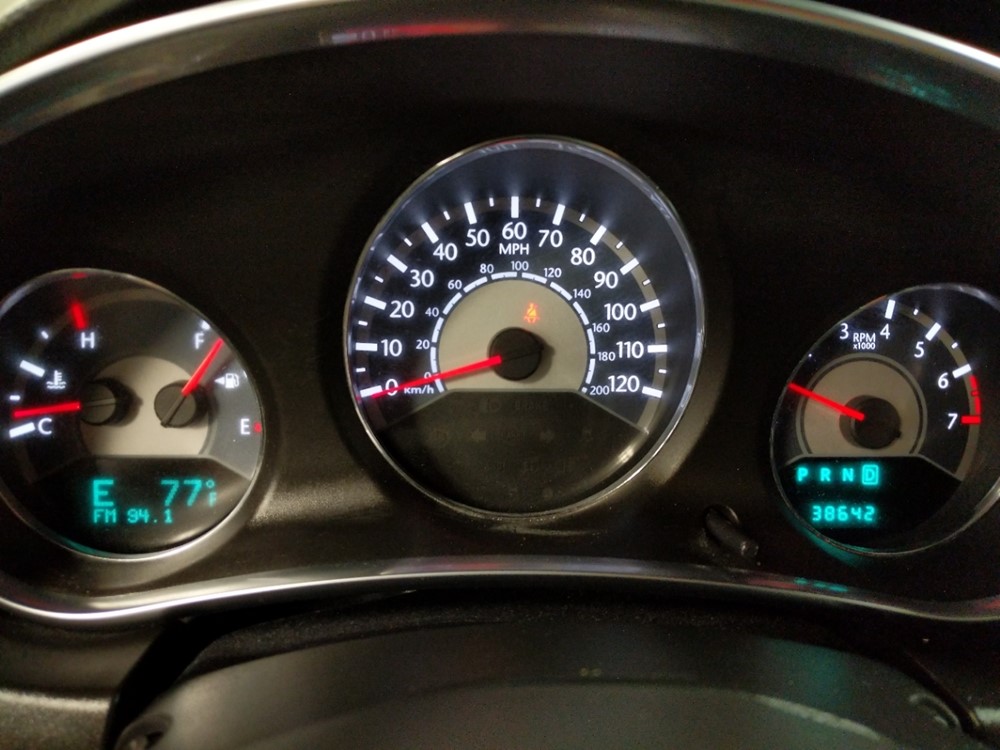 2014 Chrysler 200 - Odometer Close Up