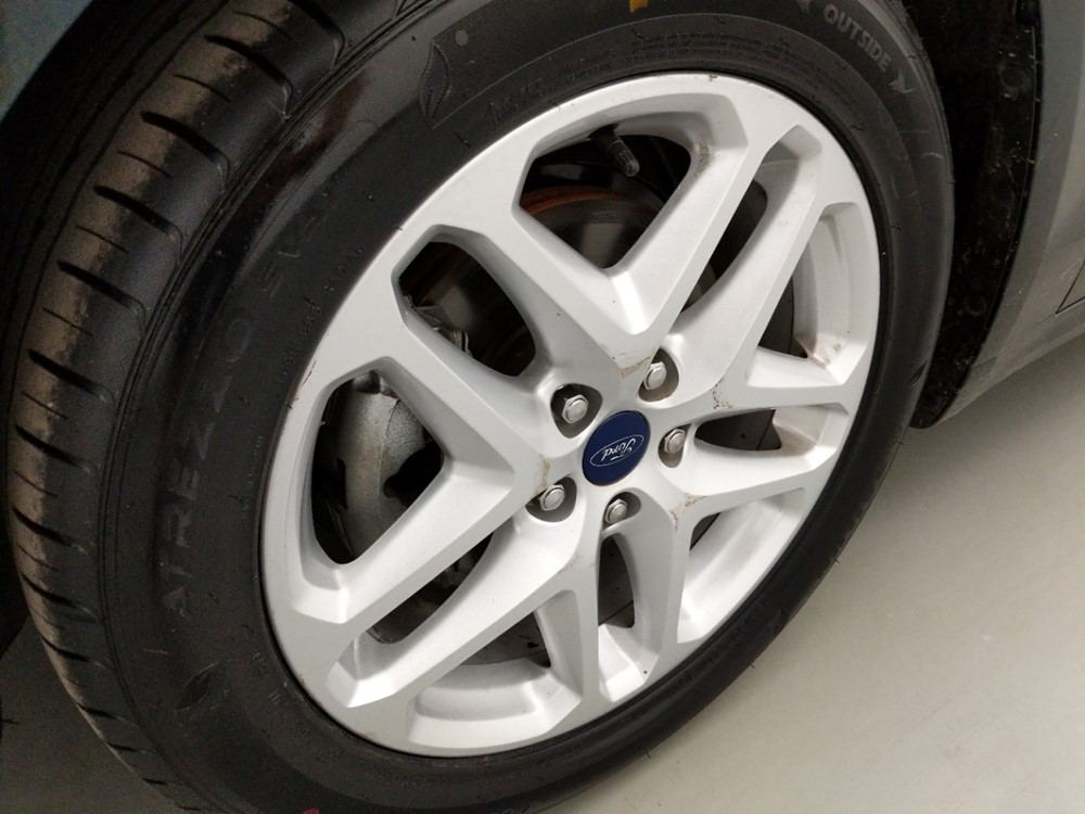 2016 Ford Fusion - Wheel