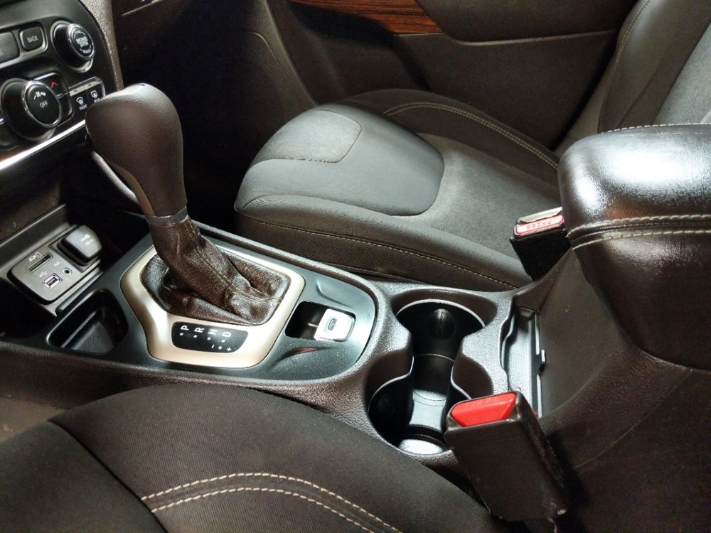 2014 Jeep Cherokee - Center Console/Cup Holders