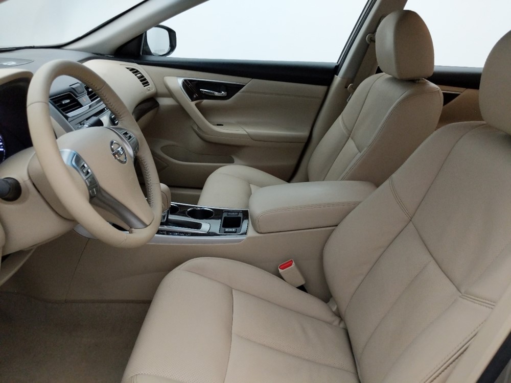 2014 Nissan Altima - Driver Front Seat