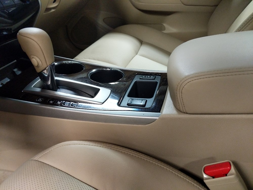 2014 Nissan Altima - Center Console/Cup Holders