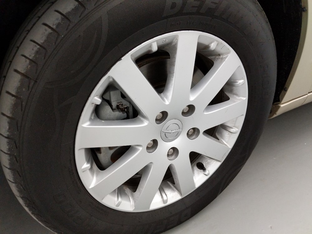 2012 Chrysler Town and Country - Wheel