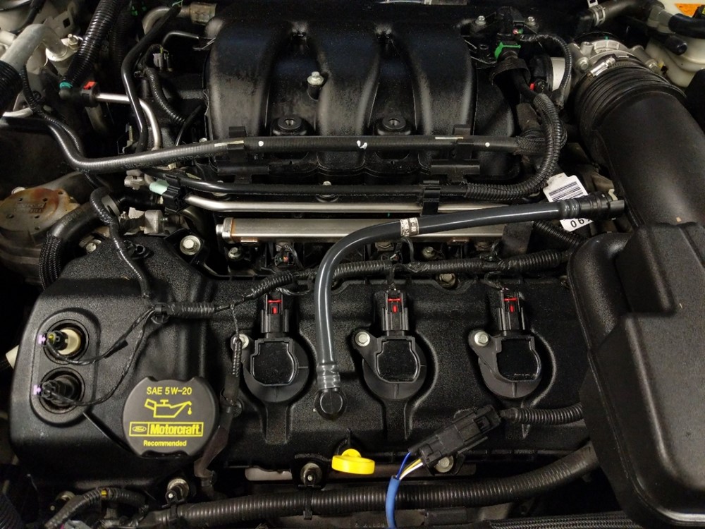 2013 Ford Taurus - Engine