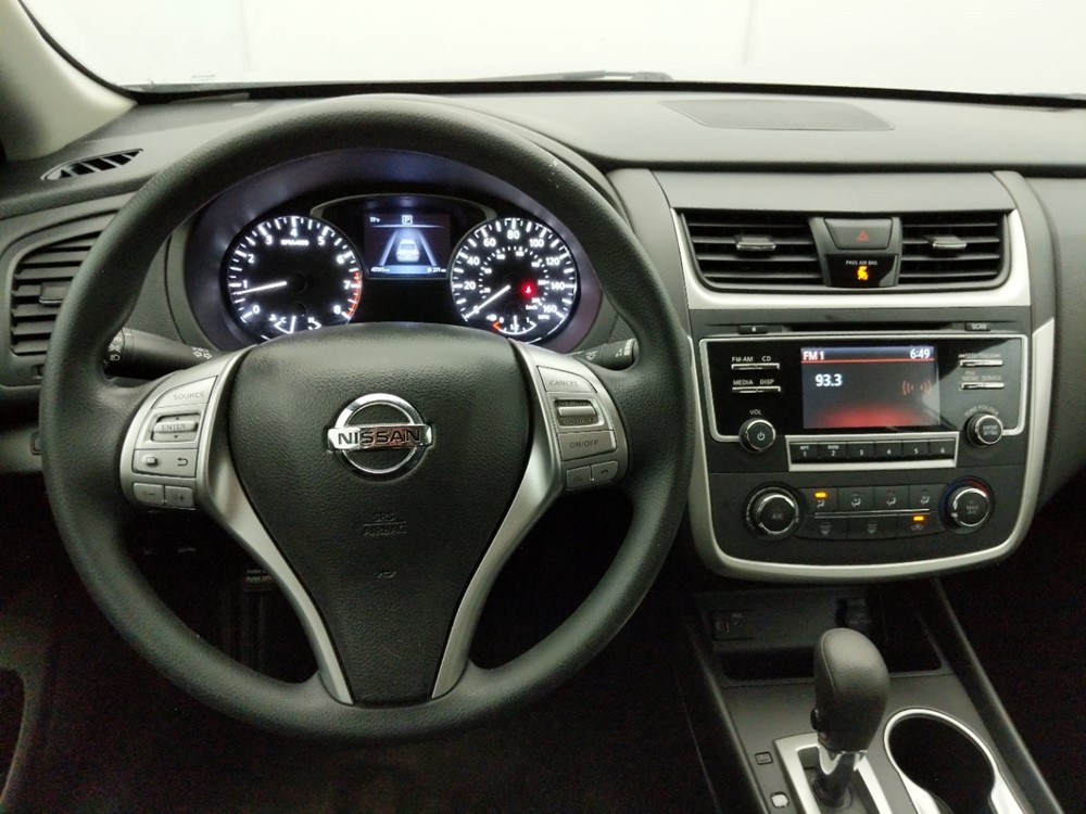 2017 Nissan Altima - Driver Dash