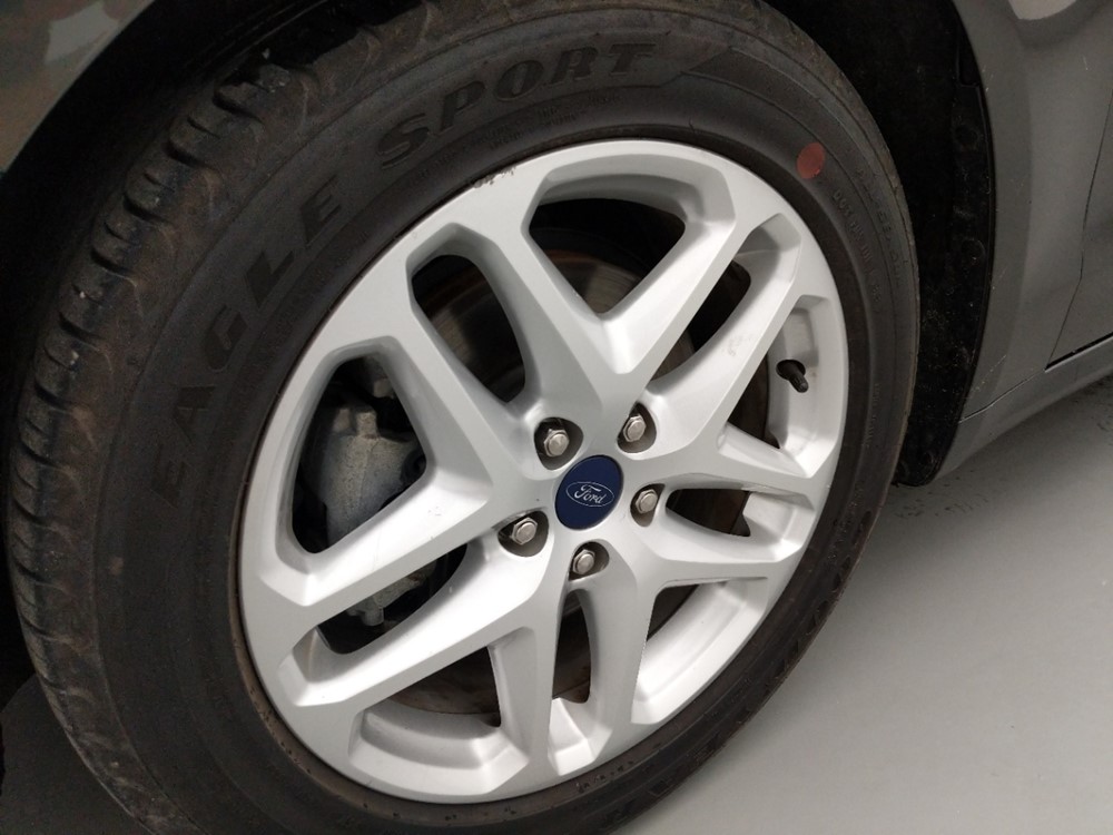 2016 Ford Fusion - Wheel