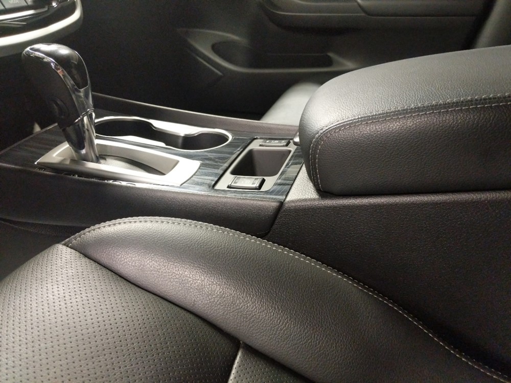 2018 Nissan Altima - Center Console/Cup Holders