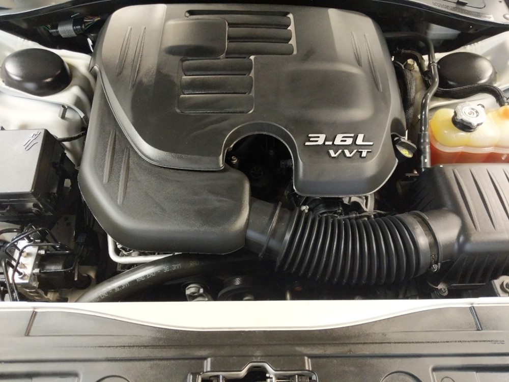 2014 Chrysler 300 - Engine