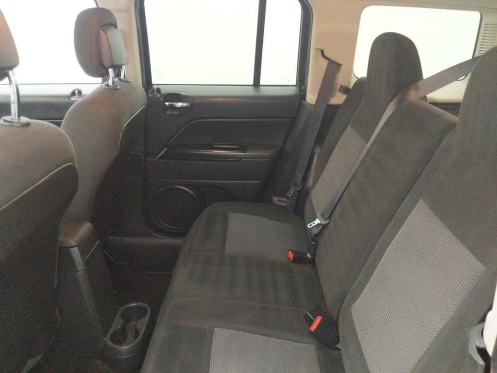 2016 Jeep Patriot - Driver Rear Seat