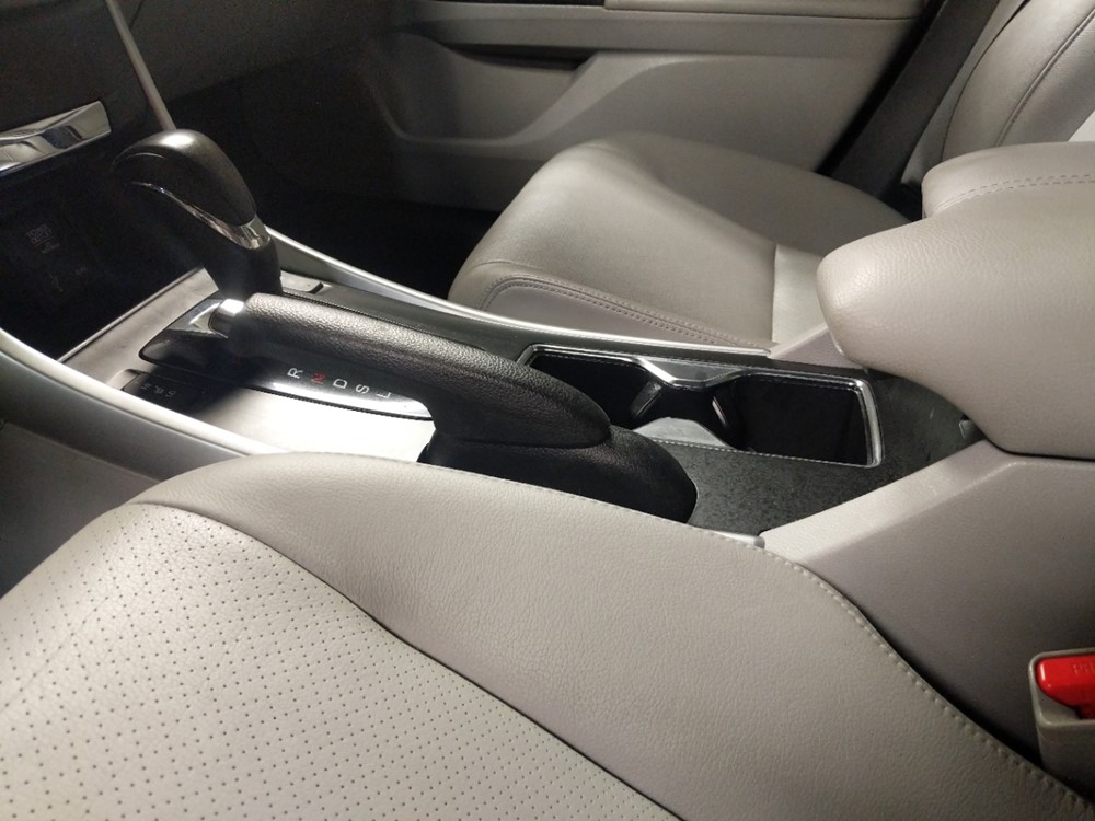 2014 Honda Accord - Center Console/Cup Holders