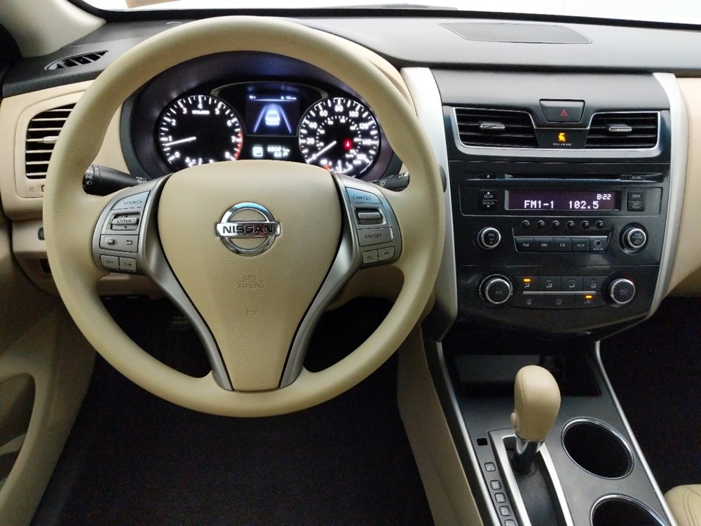 2015 Nissan Altima - Driver Dash