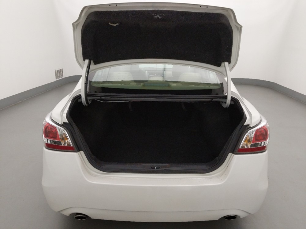 2015 Nissan Altima - Trunk