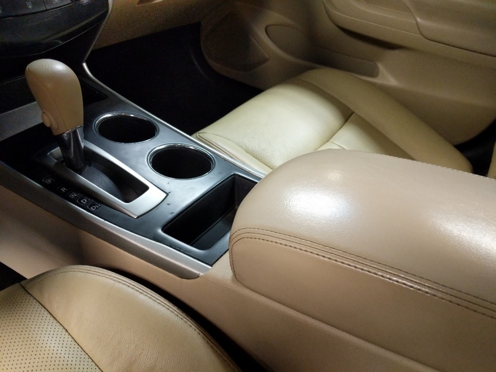 2015 Nissan Altima - Center Console/Cup Holders
