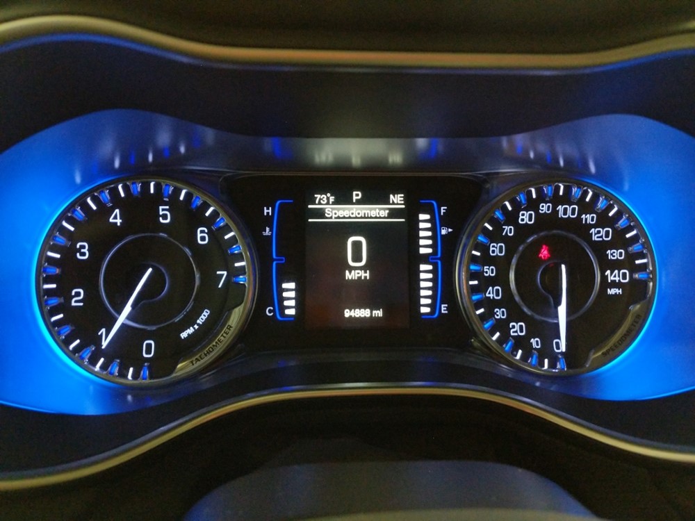2016 Chrysler 200 - Odometer Close Up