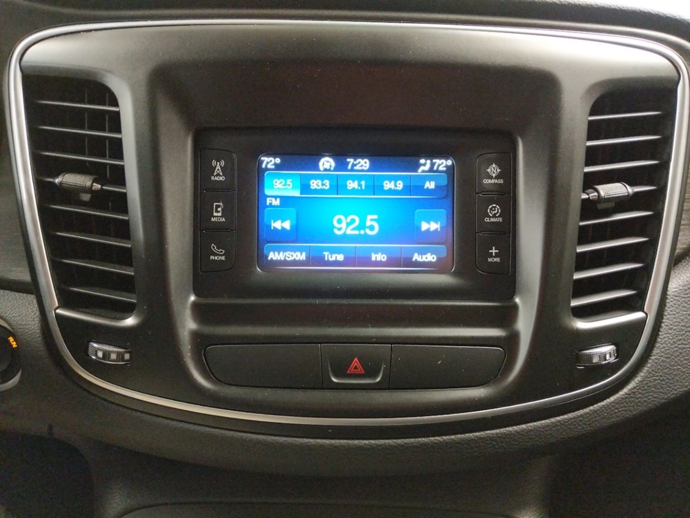 2016 Chrysler 200 - Stereo Package