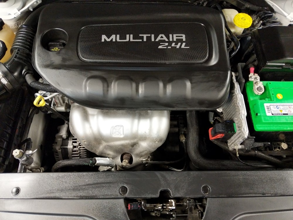 2016 Chrysler 200 - Engine