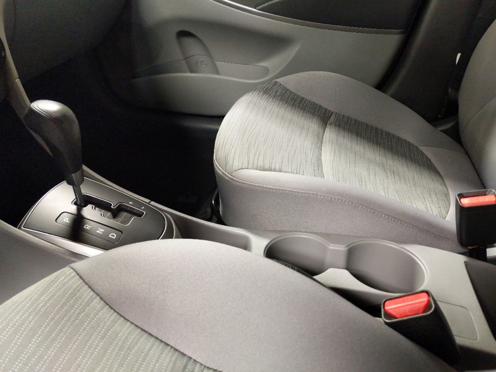 2017 Hyundai Accent - Center Console/Cup Holders