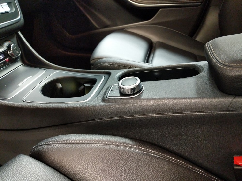 2018 Mercedes-Benz CLA250 - Center Console/Cup Holders