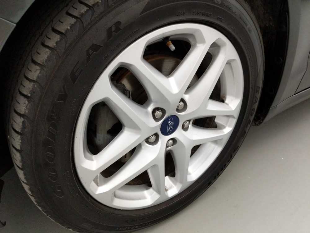 2016 Ford Fusion - Wheel