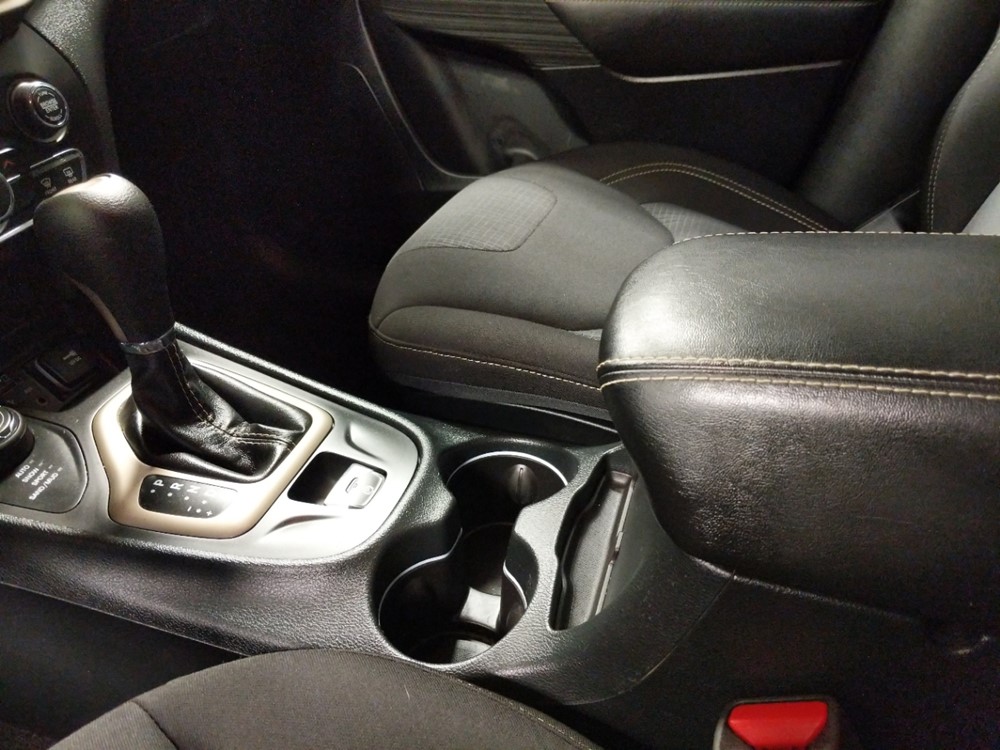 2016 Jeep Cherokee - Center Console/Cup Holders