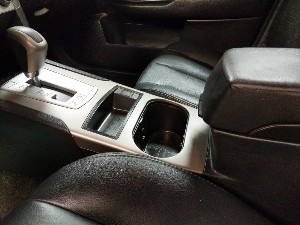 2013 Subaru Outback - Center Console/Cup Holders