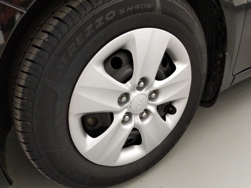 2016 Kia Forte - Wheel