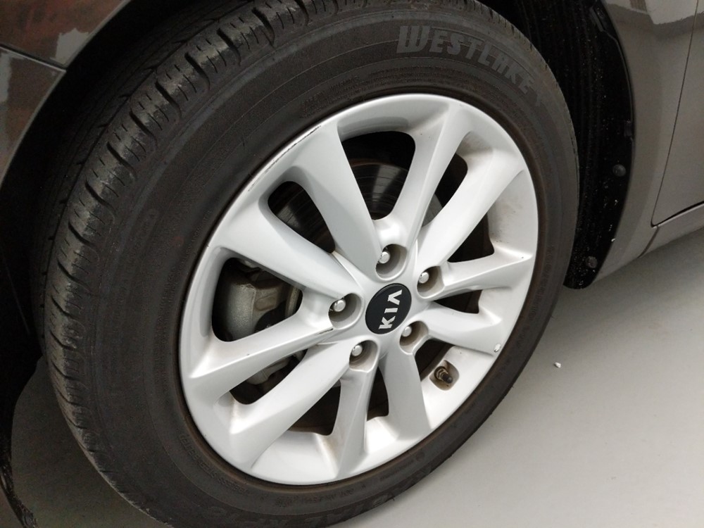 2017 Kia Forte - Wheel