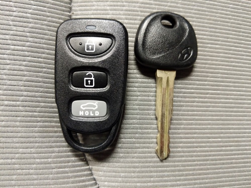 2017 Hyundai Elantra - Keys