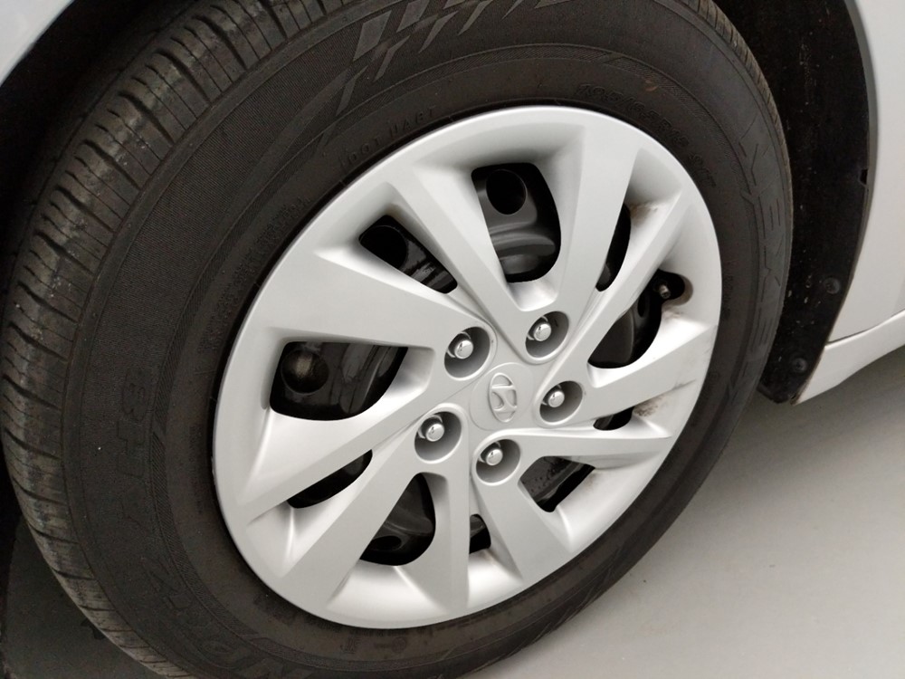 2017 Hyundai Elantra - Wheel