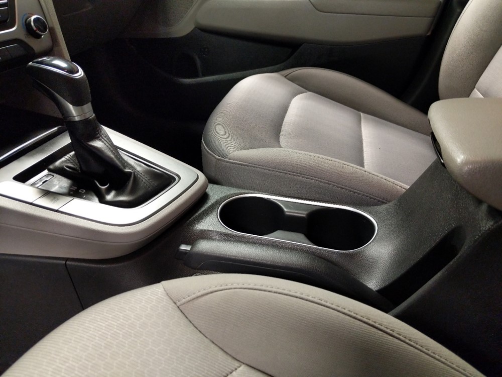 2017 Hyundai Elantra - Center Console/Cup Holders