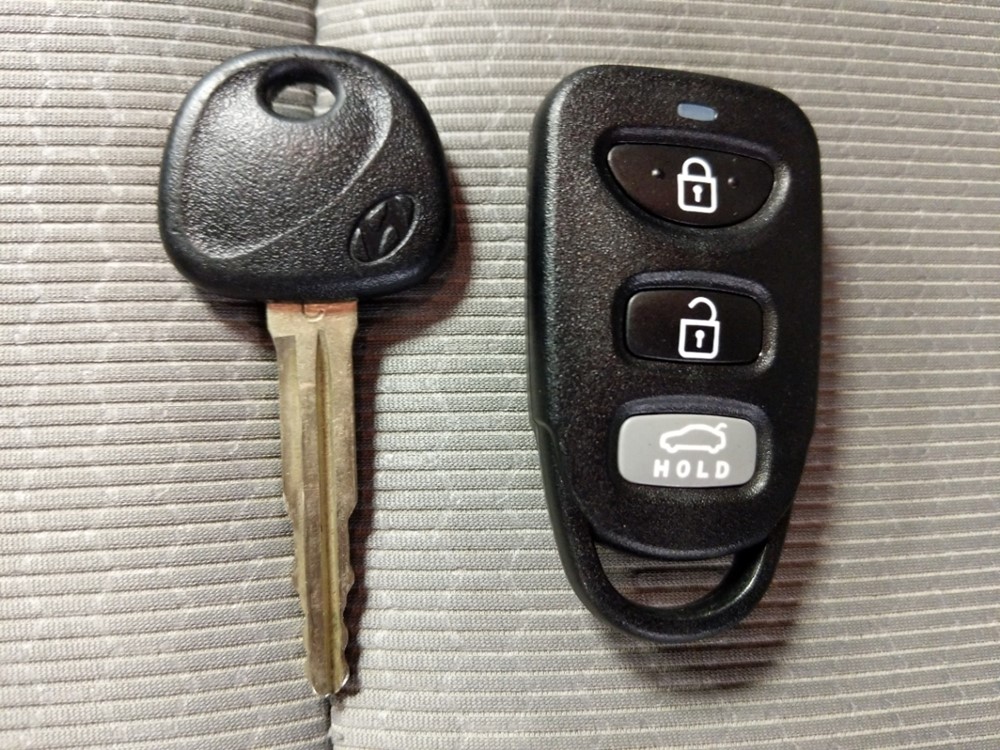 2017 Hyundai Elantra - Keys