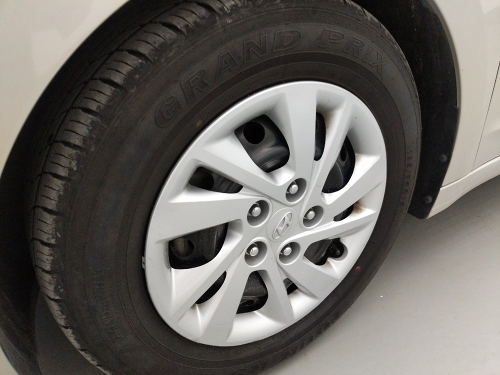 2017 Hyundai Elantra - Wheel